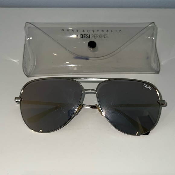 Quay High key x Desi Perkins gold sunglasses - Picture 3 of 5